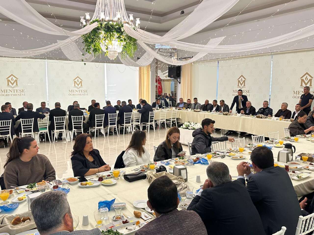 AK Parti Menteşe’den Muhtarlara Kahvaltı Programı 6